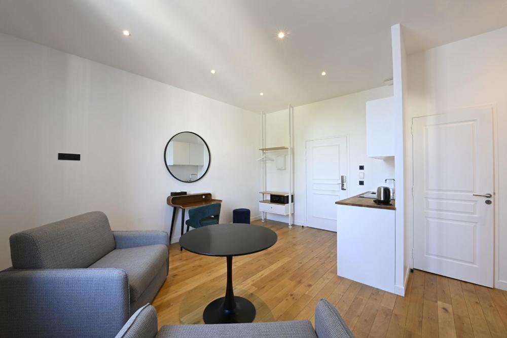 Aparthotel Manoir de l'évêché Lisieux Exterior foto