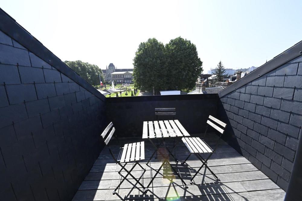 Aparthotel Manoir de l'évêché Lisieux Exterior foto