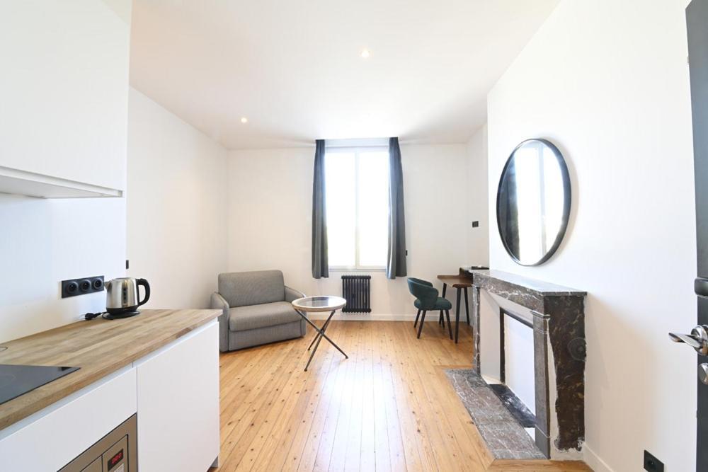 Aparthotel Manoir de l'évêché Lisieux Exterior foto