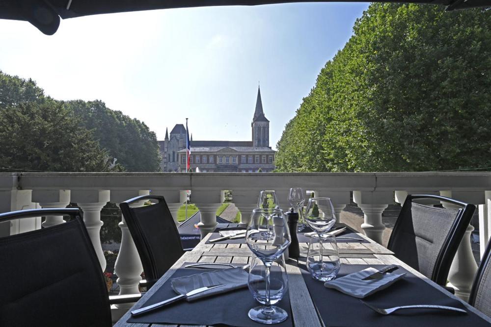 Aparthotel Manoir de l'évêché Lisieux Exterior foto