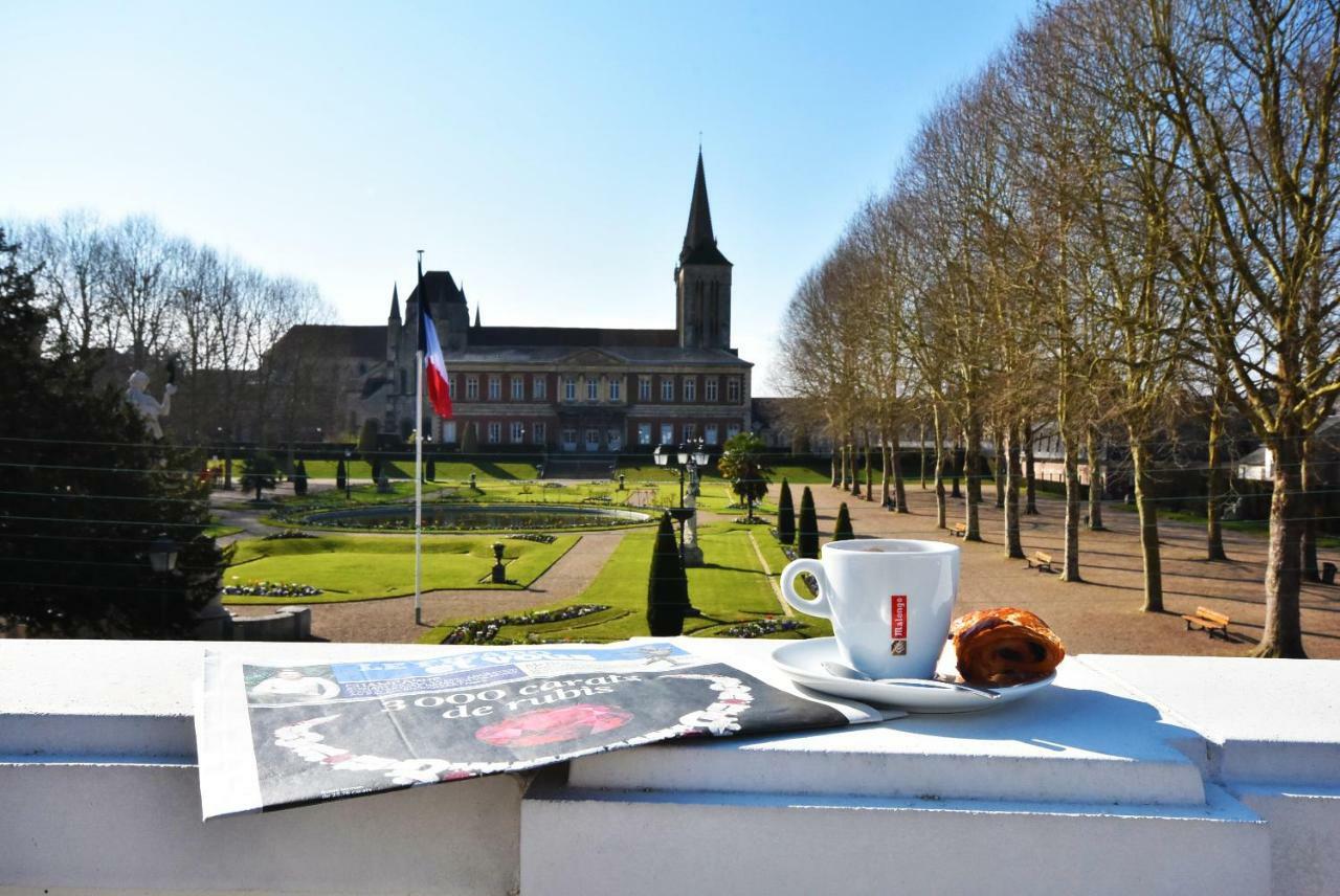 Aparthotel Manoir de l'évêché Lisieux Exterior foto