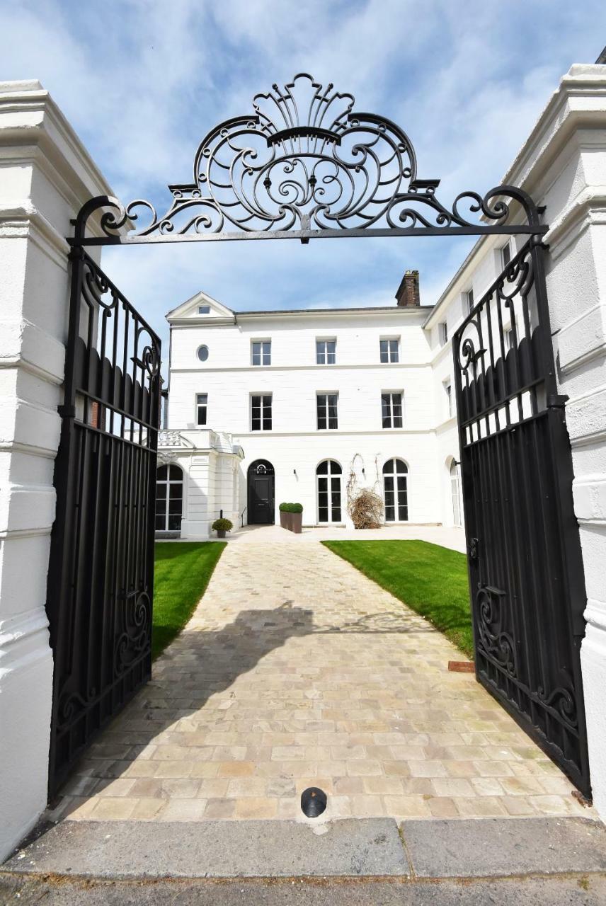 Aparthotel Manoir de l'évêché Lisieux Exterior foto